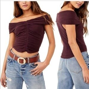 FREE PEOPLE | This Cutie Off The Shoulder Crop Top